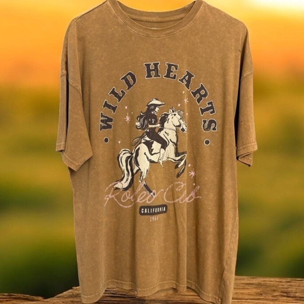 Arizona Jean Company Wild Hearts Rodeo Club Oversized T Shirt Extra Large